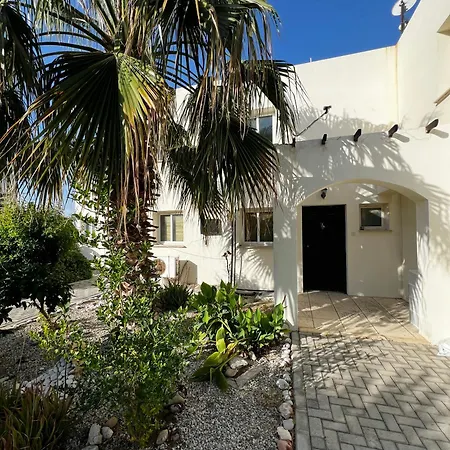 Beach Townhouse In A Quiet Area With Large Pool And Sea View Apartment *