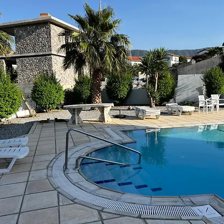 Beach Townhouse In A Quiet Area With Large Pool And Sea View Appartement